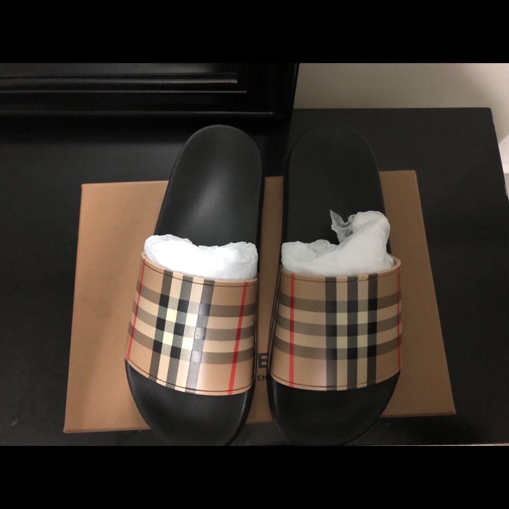 Burberry Vintage Check Slides